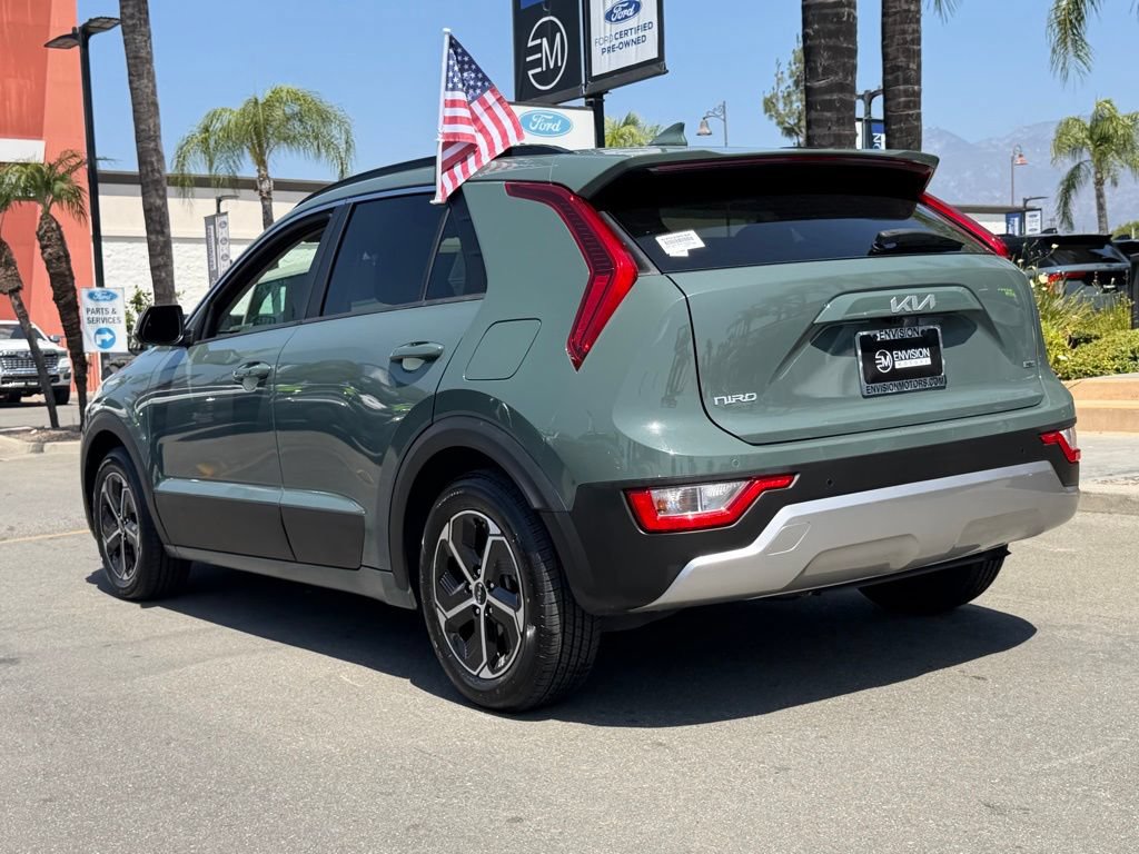 Used 2024 Kia Niro EX FWD image 11