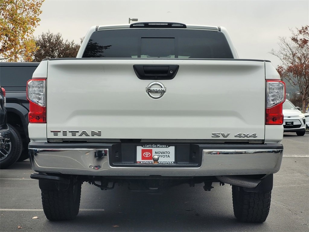 Used 2019 Nissan Titan SV image 7