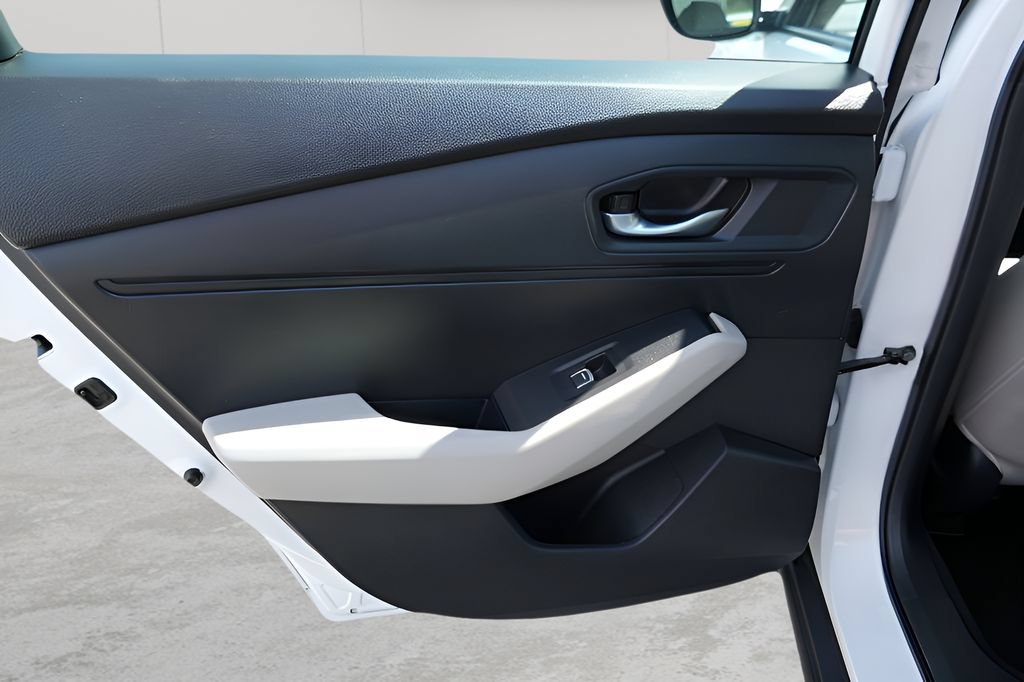 Used 2025 Honda Accord SE image 9