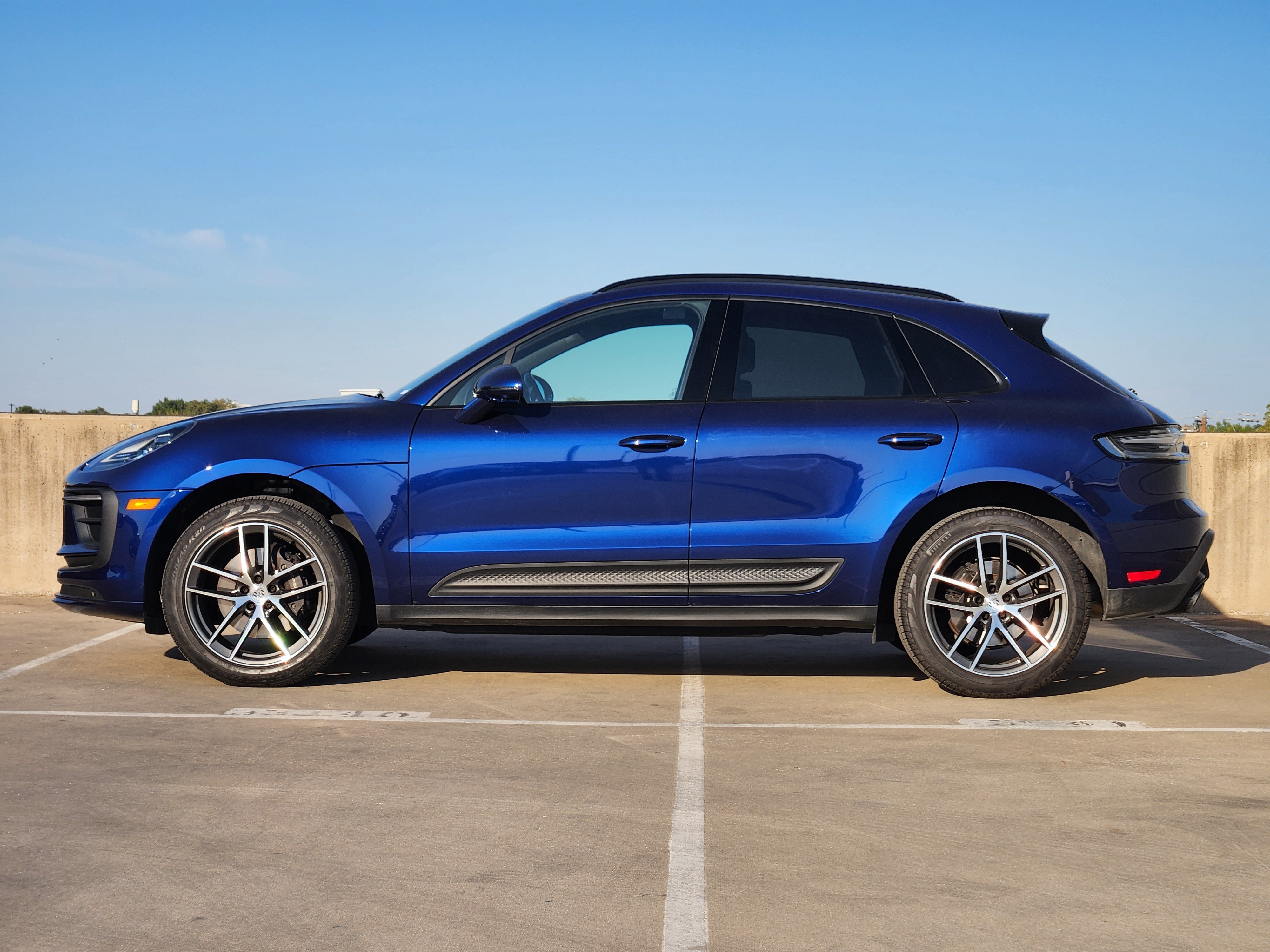 Certified 2026 Porsche Macan AWD/4WD image 2