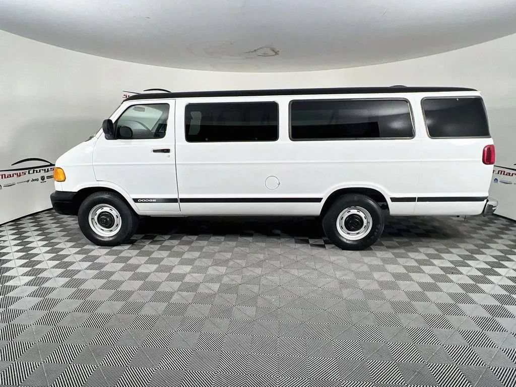 Used 2000 Dodge B3500 RWD image 5