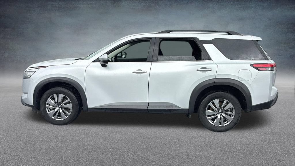 Used 2025 Nissan Pathfinder SV AWD/4WD image 4