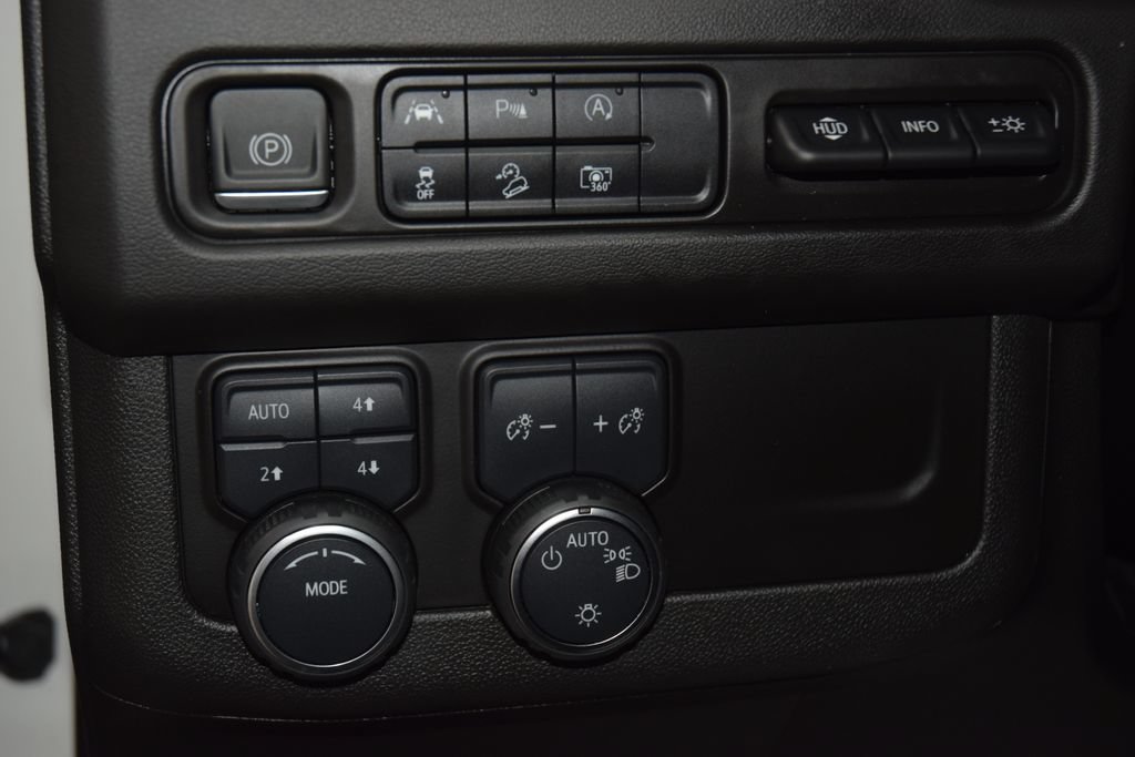Used 2023 Chevrolet Tahoe High Country AWD/4WD image 34