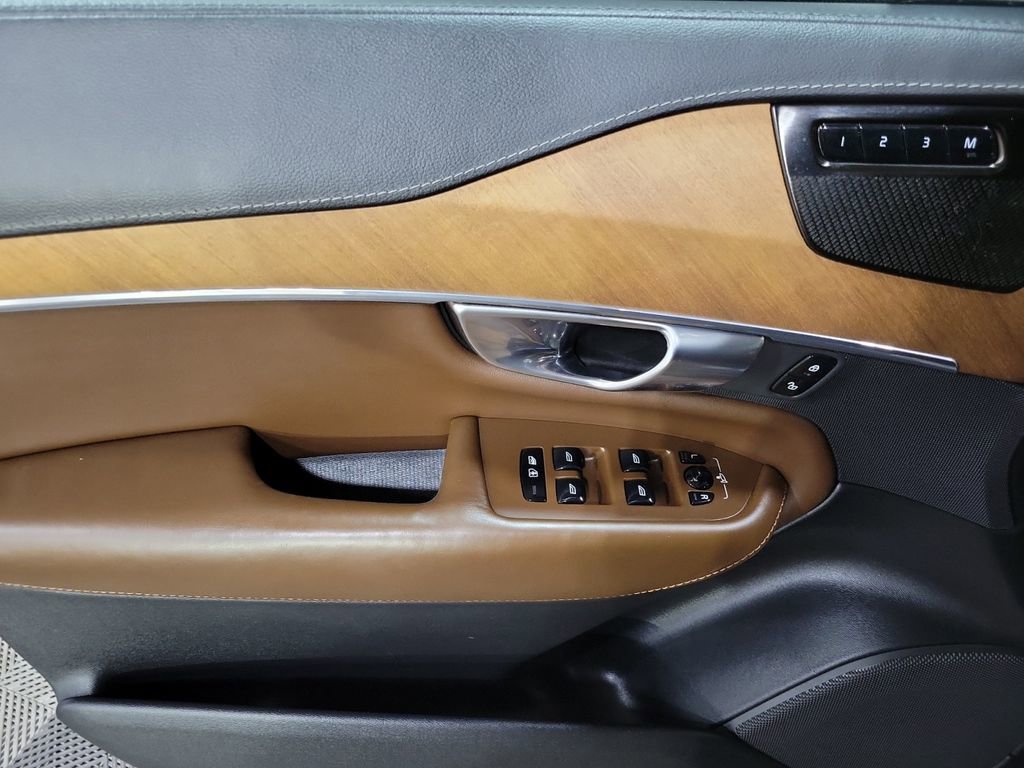 Used 2020 Volvo XC90 T8 Inscription image 14