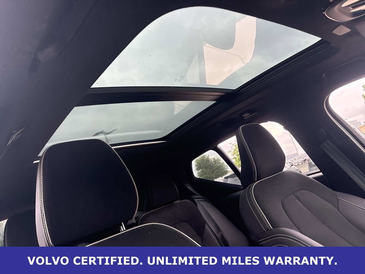 Certified 2023 Volvo XC40 B5 Plus w/ Climate Package image 15