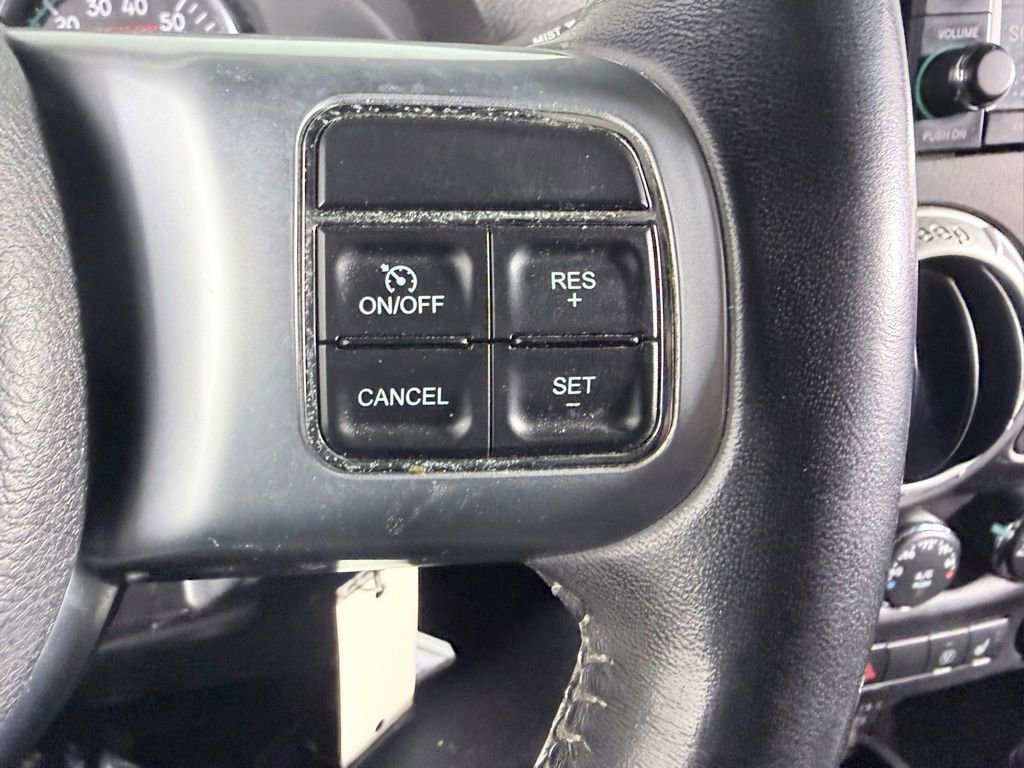 Used 2016 Jeep Wrangler Unlimited Rubicon image 14
