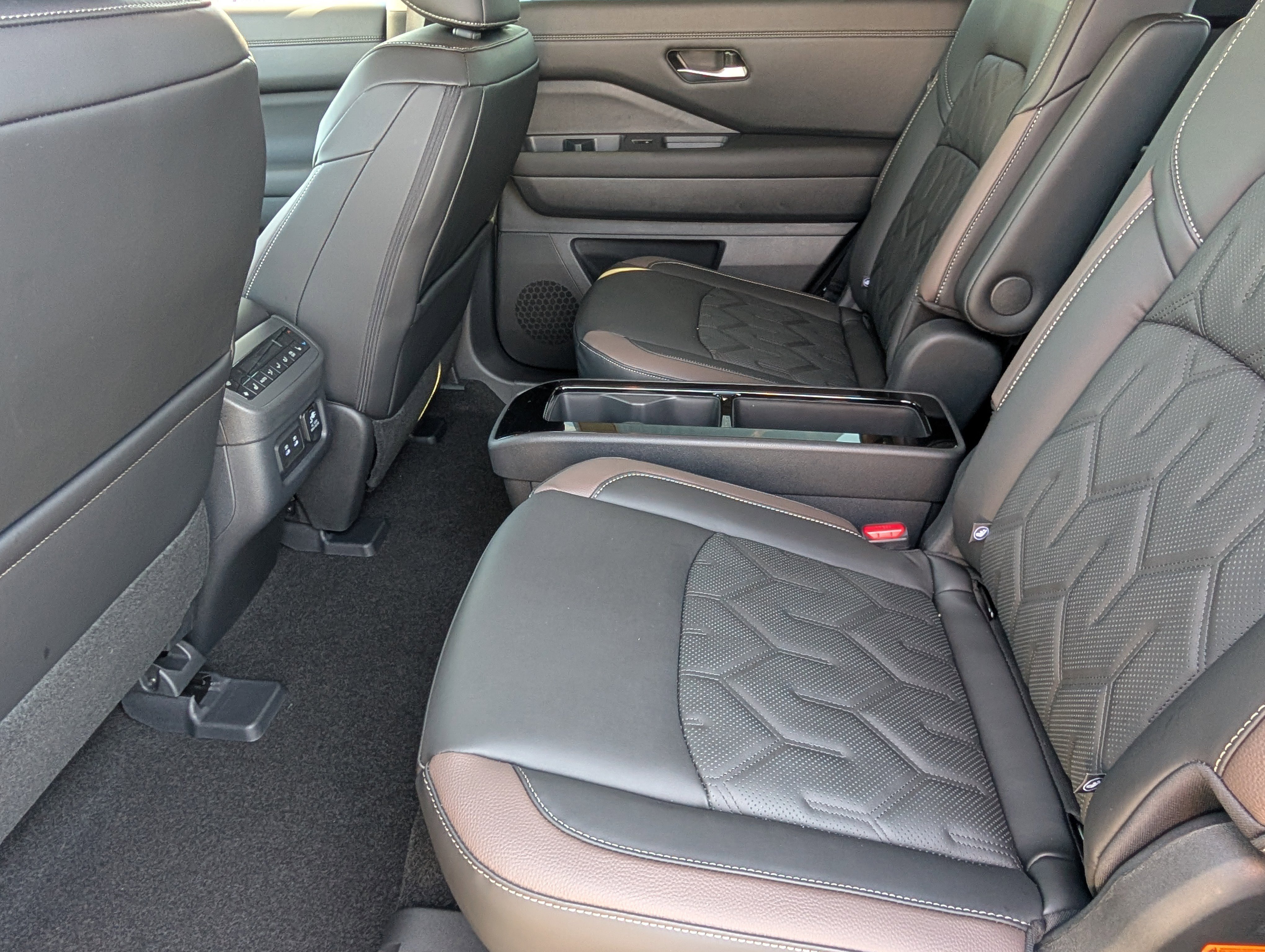 New 2026 Nissan Pathfinder Platinum FWD image 21