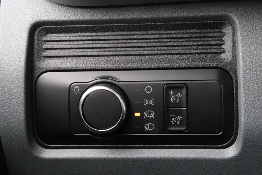 New 2025 Ford F550 4x4 Regular Cab Super Duty image 16