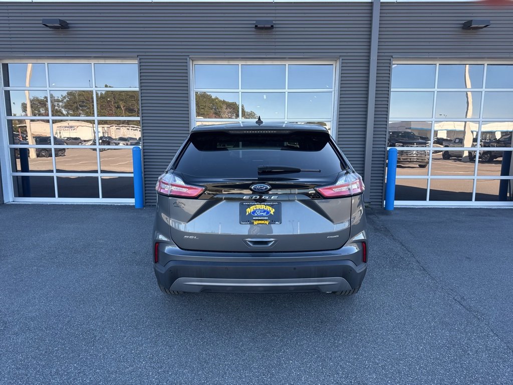 Used 2024 Ford Edge SEL image 3
