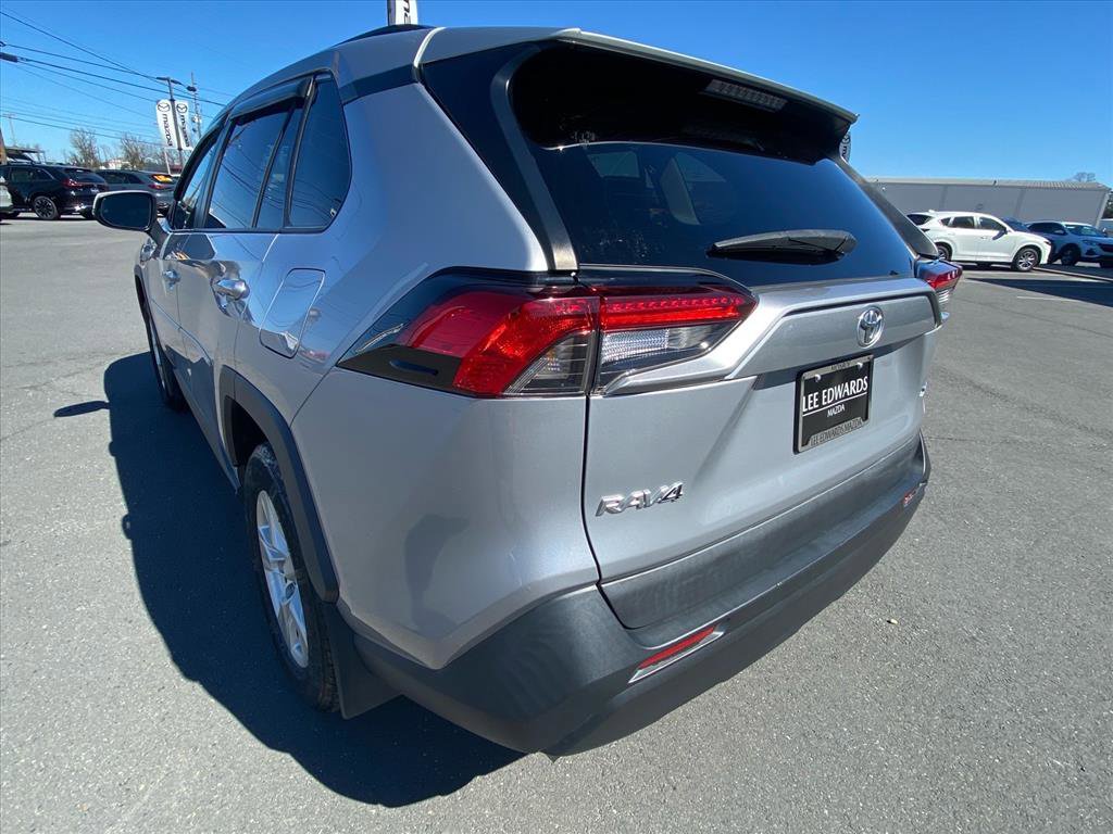Used 2021 Toyota RAV4 XLE w/ XLE Grade Weather Package image 3
