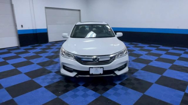 Used 2017 Honda Accord EX-L image 3