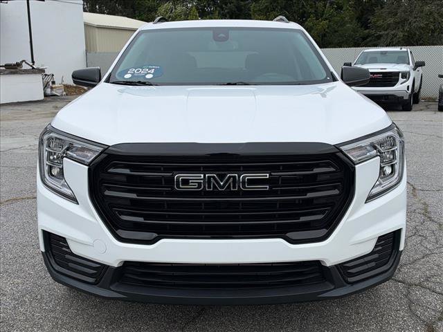 Certified 2024 GMC Terrain SLE w/ Driver Convenience Package FWD image 4