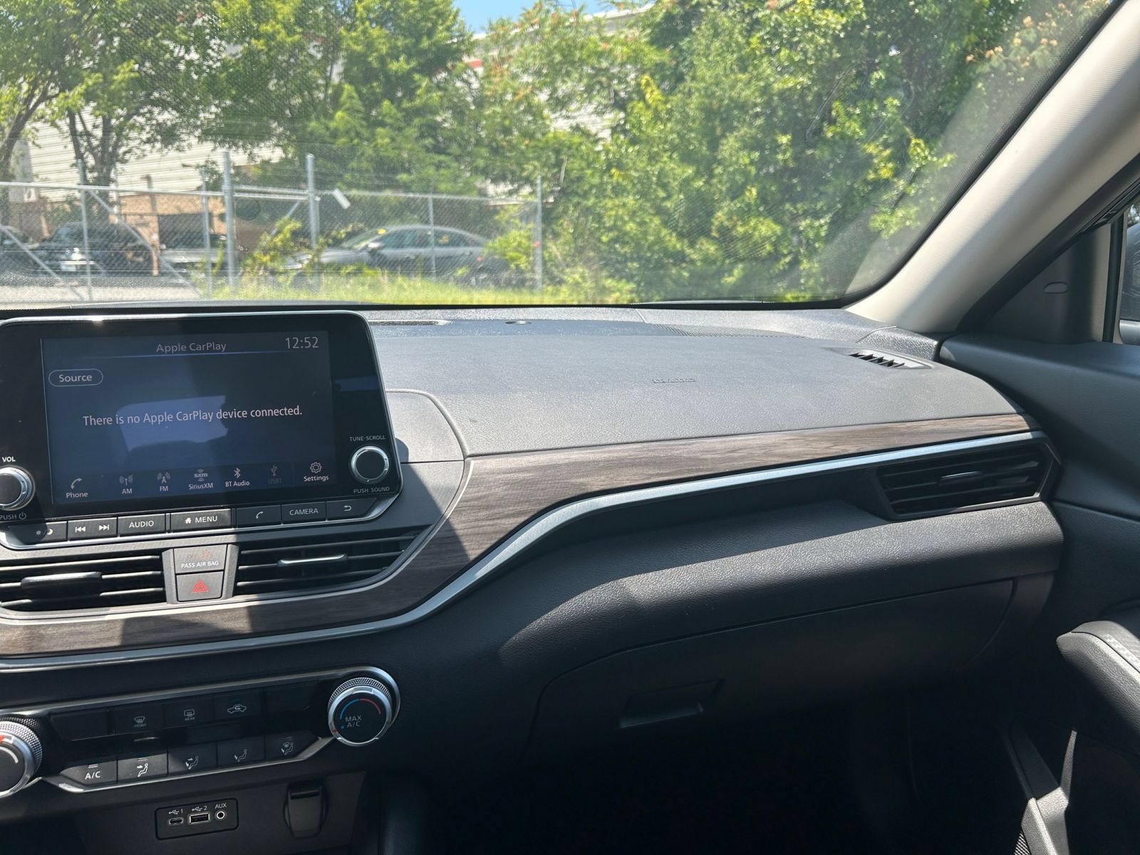 Used 2025 Nissan Altima 2.5 SV FWD image 35