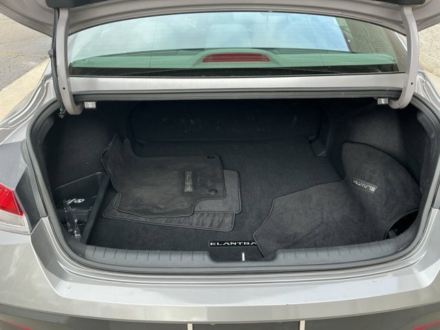 Certified 2024 Hyundai Elantra SE FWD image 29