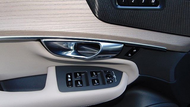 New 2026 Volvo XC90 B6 Ultra w/ Protection Package image 16