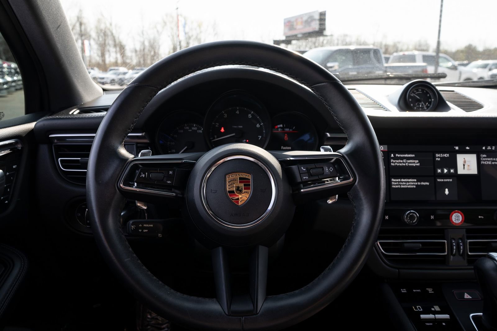 Used 2022 Porsche Macan Base w/ Premium Package Plus image 28