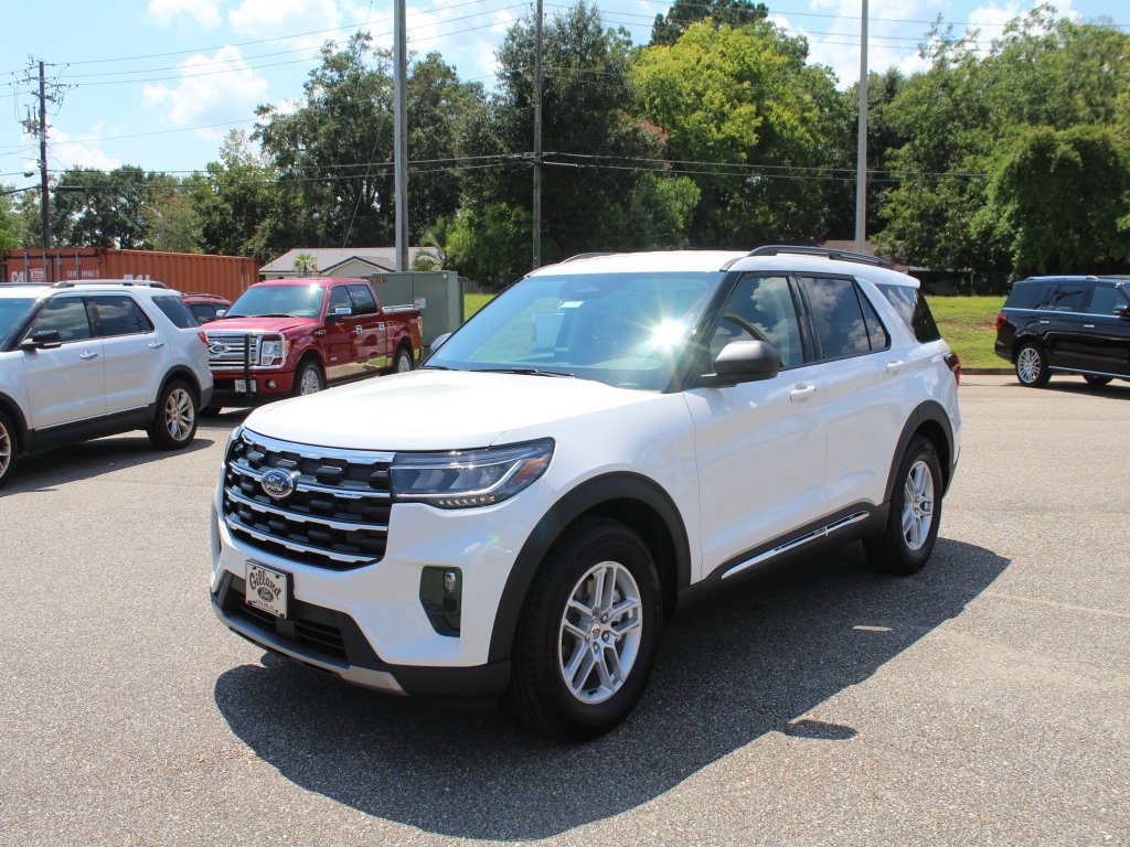 New 2025 Ford Explorer Active w/ Active Comfort Package image 2