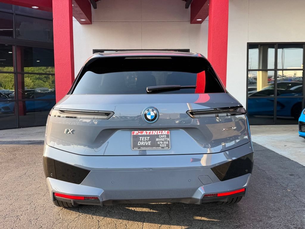 Used 2023 BMW iX xDrive50 w/ Sport Package AWD/4WD image 10