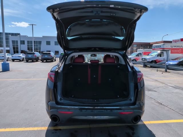 Used 2019 Alfa Romeo Stelvio w/ Nero Edizione RWD image 17