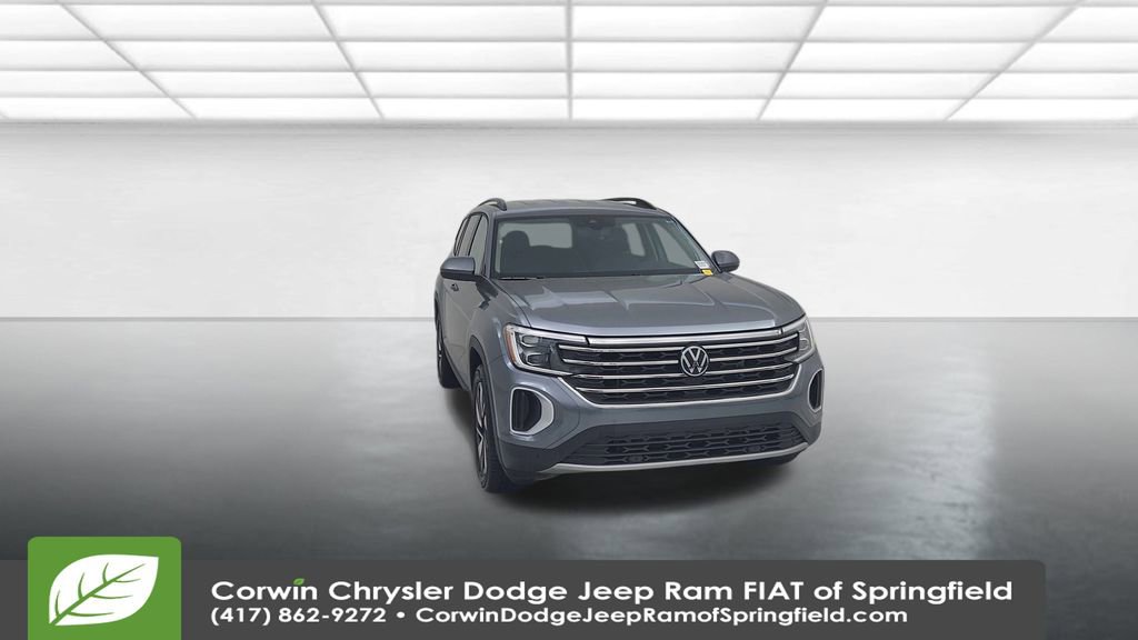 Used 2025 Volkswagen Atlas SE image 4