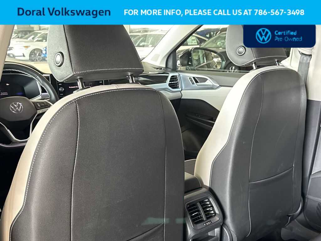 Used 2025 Volkswagen Taos SE FWD image 23