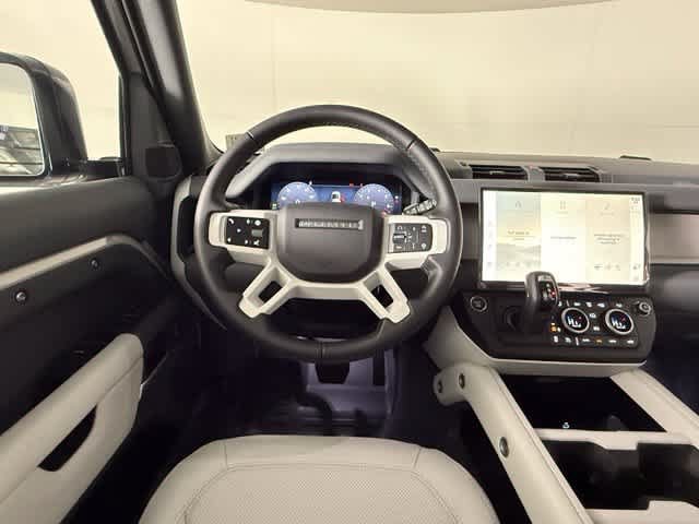 New 2026 Land Rover Defender 110 X-Dynamic SE AWD/4WD image 16