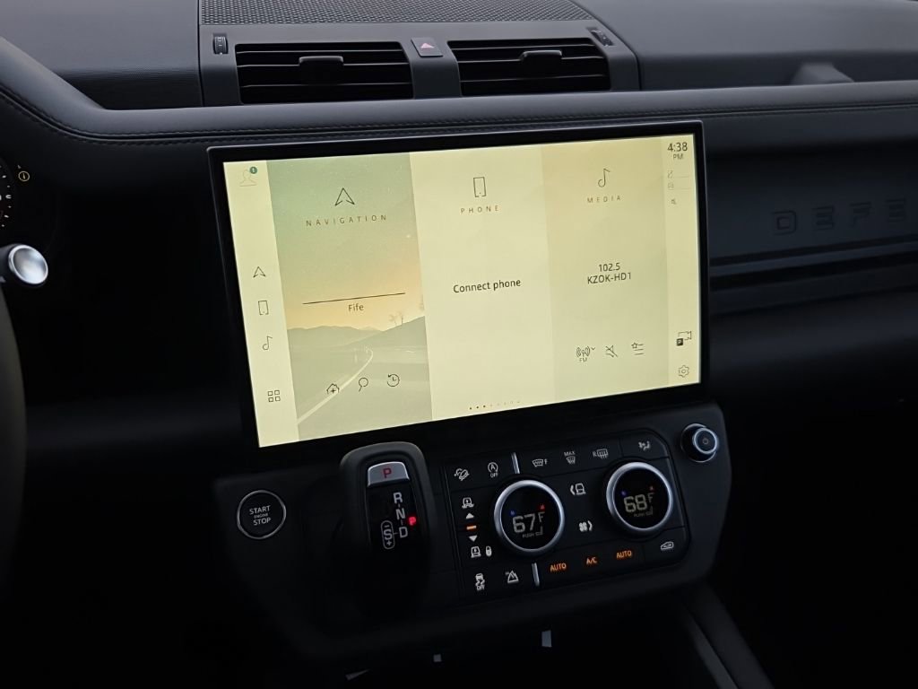 New 2026 Land Rover Defender 110 X-Dynamic SE image 25