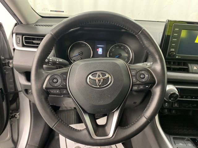 Used 2020 Toyota RAV4 XLE w/ Convenience Package image 16
