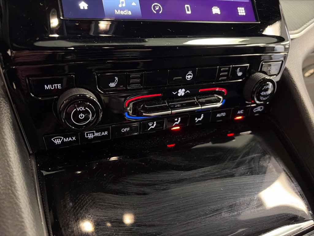 Certified 2024 Jeep Grand Cherokee Altitude AWD/4WD image 20