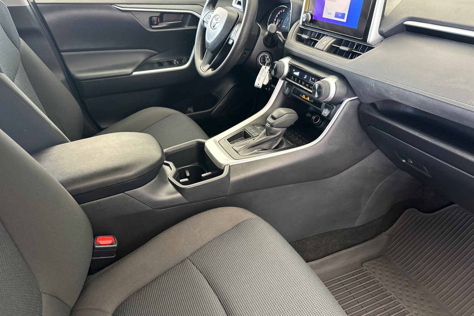 Certified 2025 Toyota RAV4 LE FWD image 15