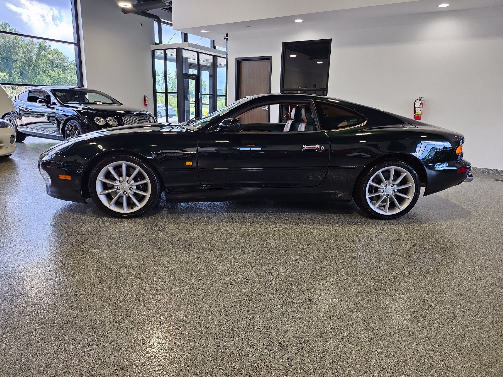 Used 2003 Aston Martin DB7 Vantage RWD image 2