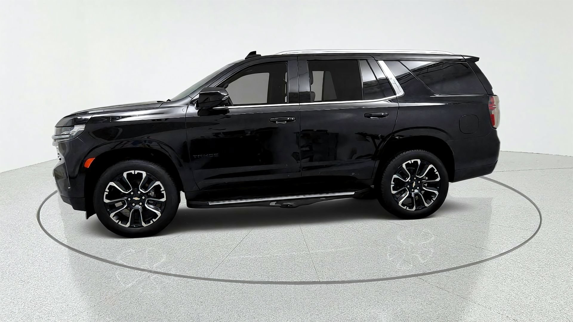 Certified 2023 Chevrolet Tahoe LT w/ LT Signature Plus Package AWD/4WD image 2