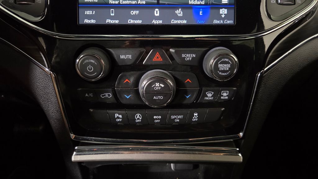 Used 2019 Jeep Grand Cherokee Limited w/ Trailer Tow Group IV AWD/4WD image 26