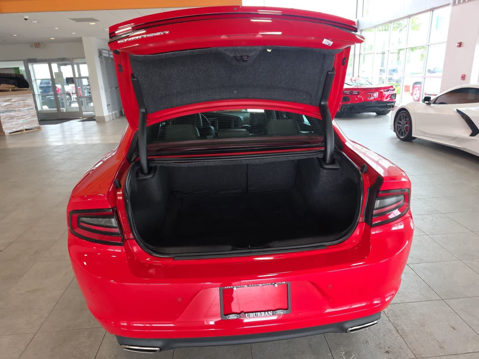 Used 2021 Dodge Charger SXT w/ Leather Interior Group RWD image 27