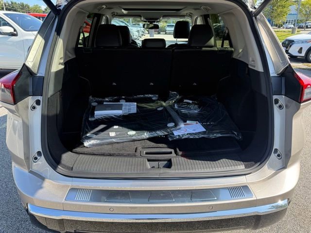 New 2026 Nissan Rogue Platinum image 10