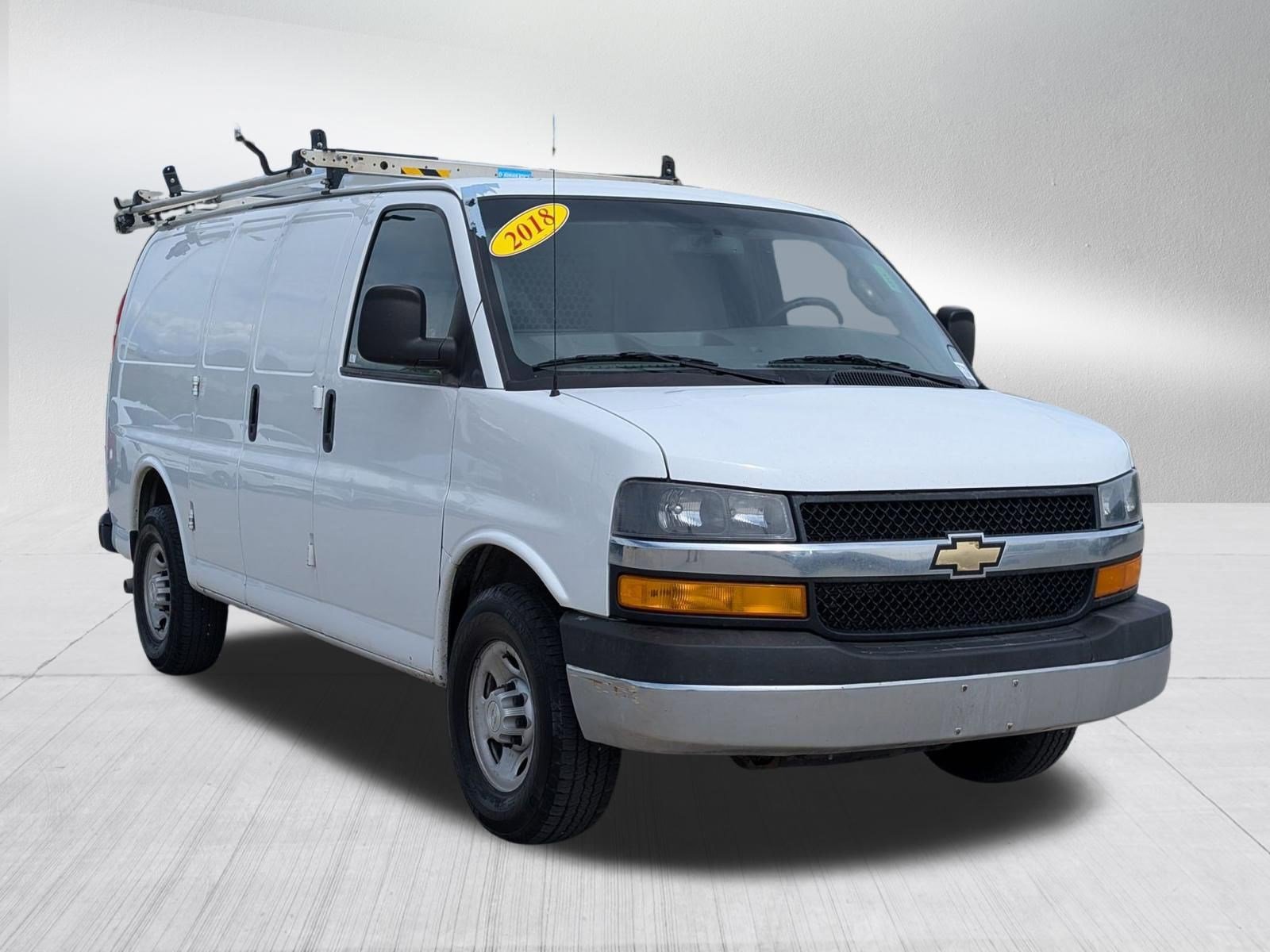 Used 2018 Chevrolet Express 2500 w/ Driver Convenience Package RWD image 7