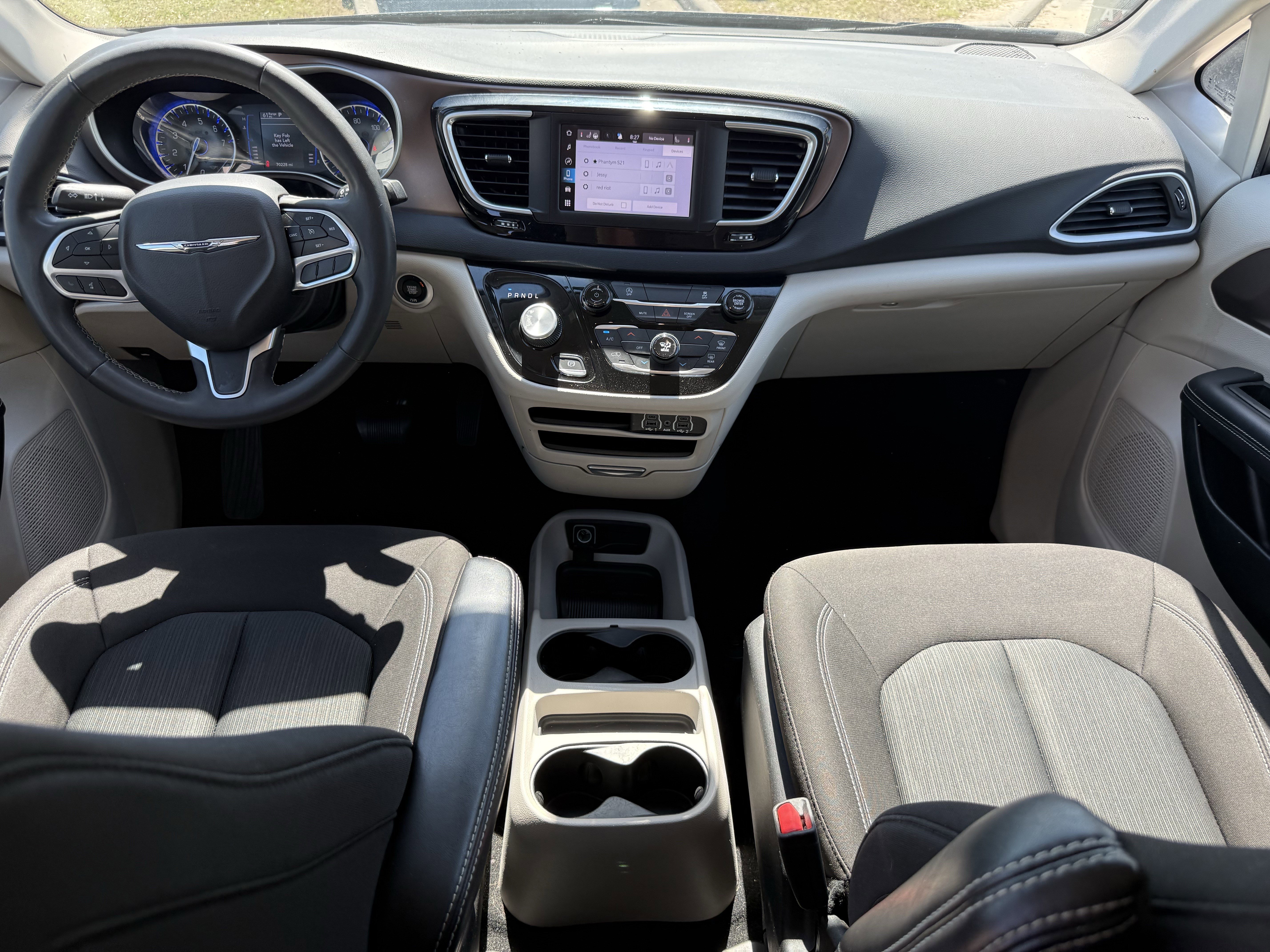 Used 2023 Chrysler Voyager LX image 13