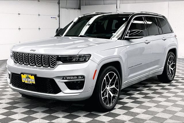 Used 2022 Jeep Grand Cherokee Summit AWD/4WD image 12
