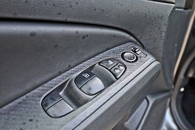 Used 2025 Nissan Altima 2.5 SV image 35