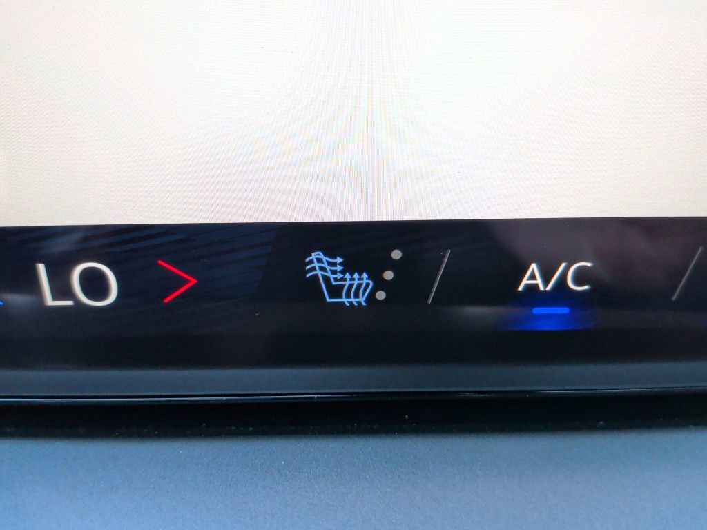 New 2025 Chevrolet Traverse LT w/ LPO, Floor Liner Package image 25