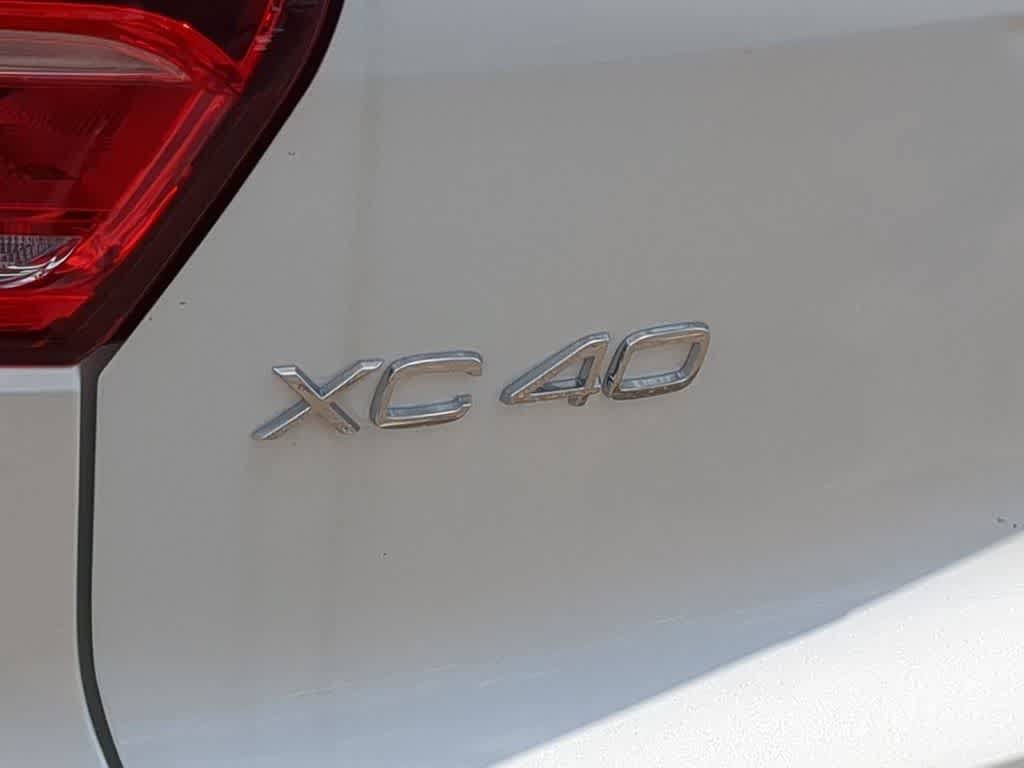 New 2026 Volvo XC40 B5 Plus w/ Climate Package AWD/4WD image 12