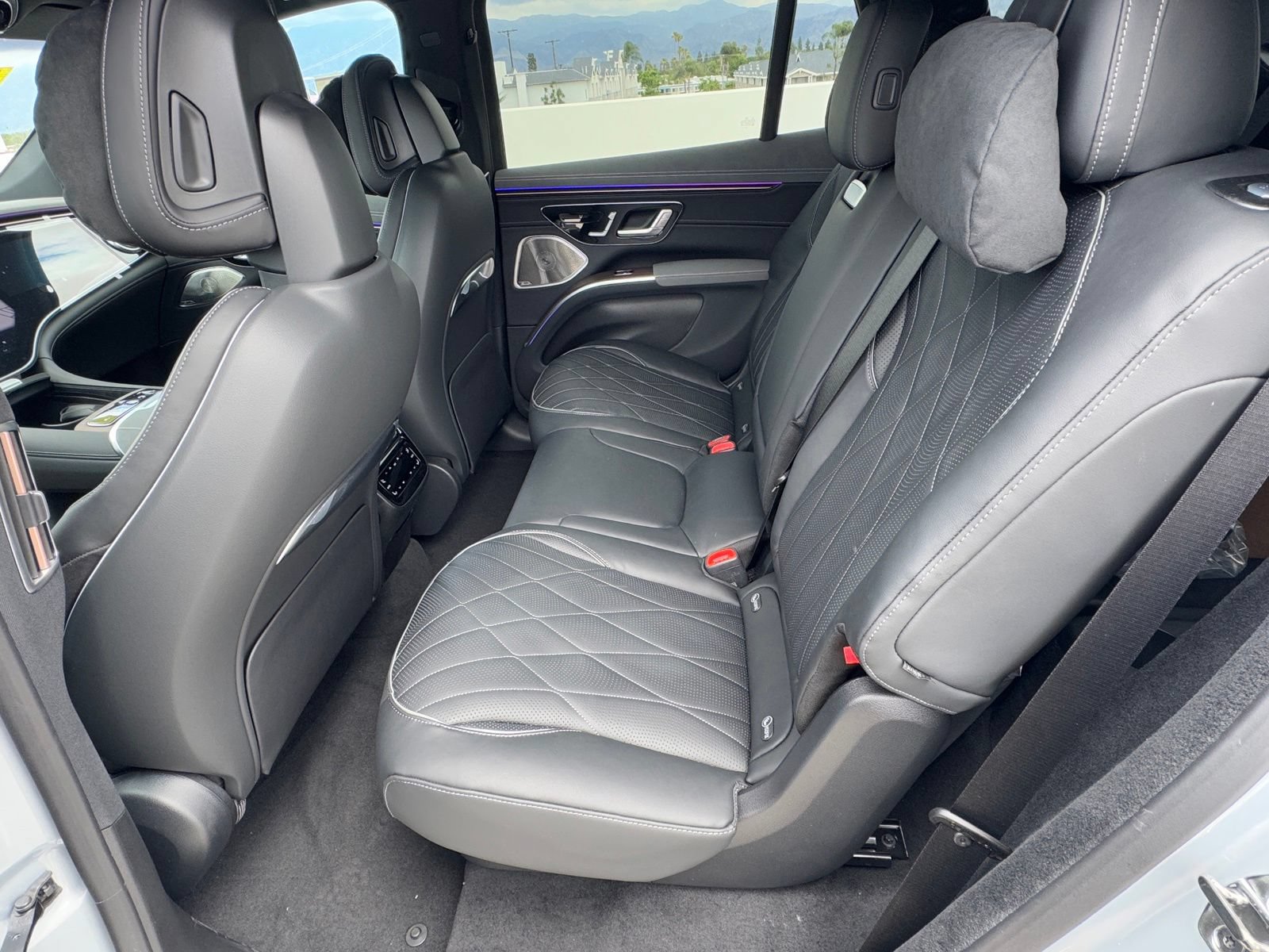 New 2026 Mercedes-Benz EQS 400 4MATIC SUV image 28