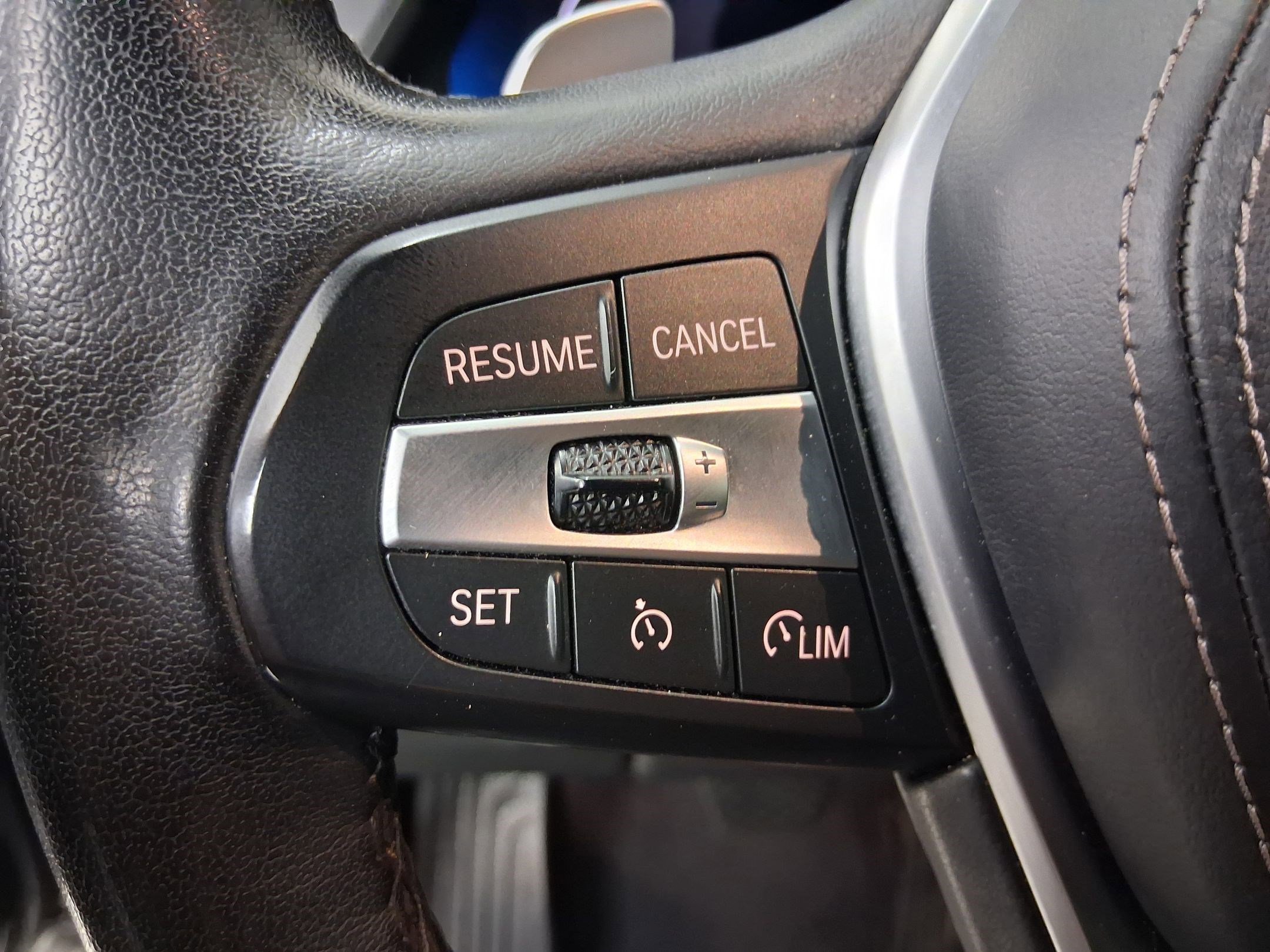 Used 2021 BMW X6 sDrive40i w/ Executive Package RWD image 15