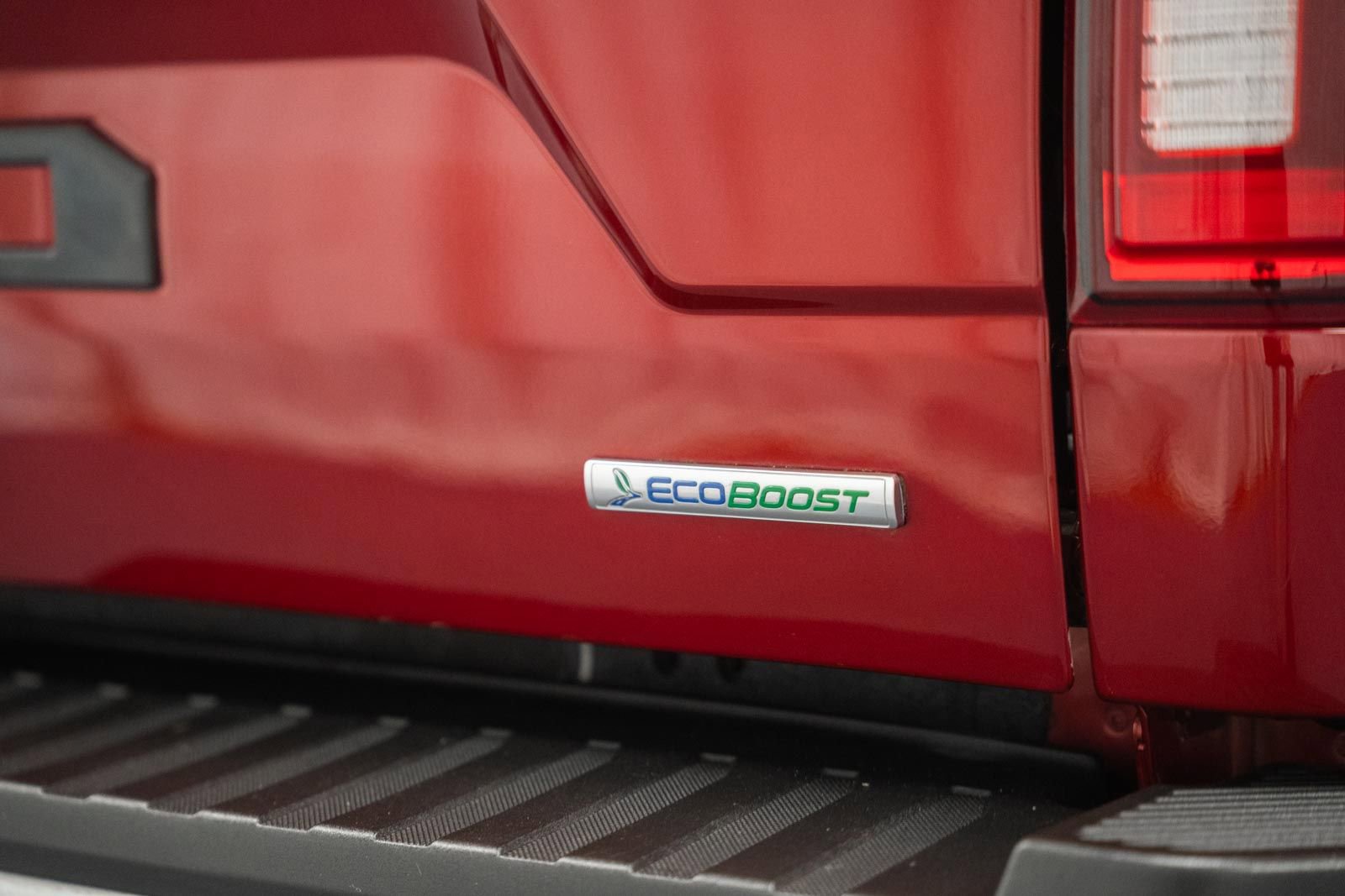 Used 2018 Ford F150 Lariat w/ Heavy-Duty Payload Package image 9