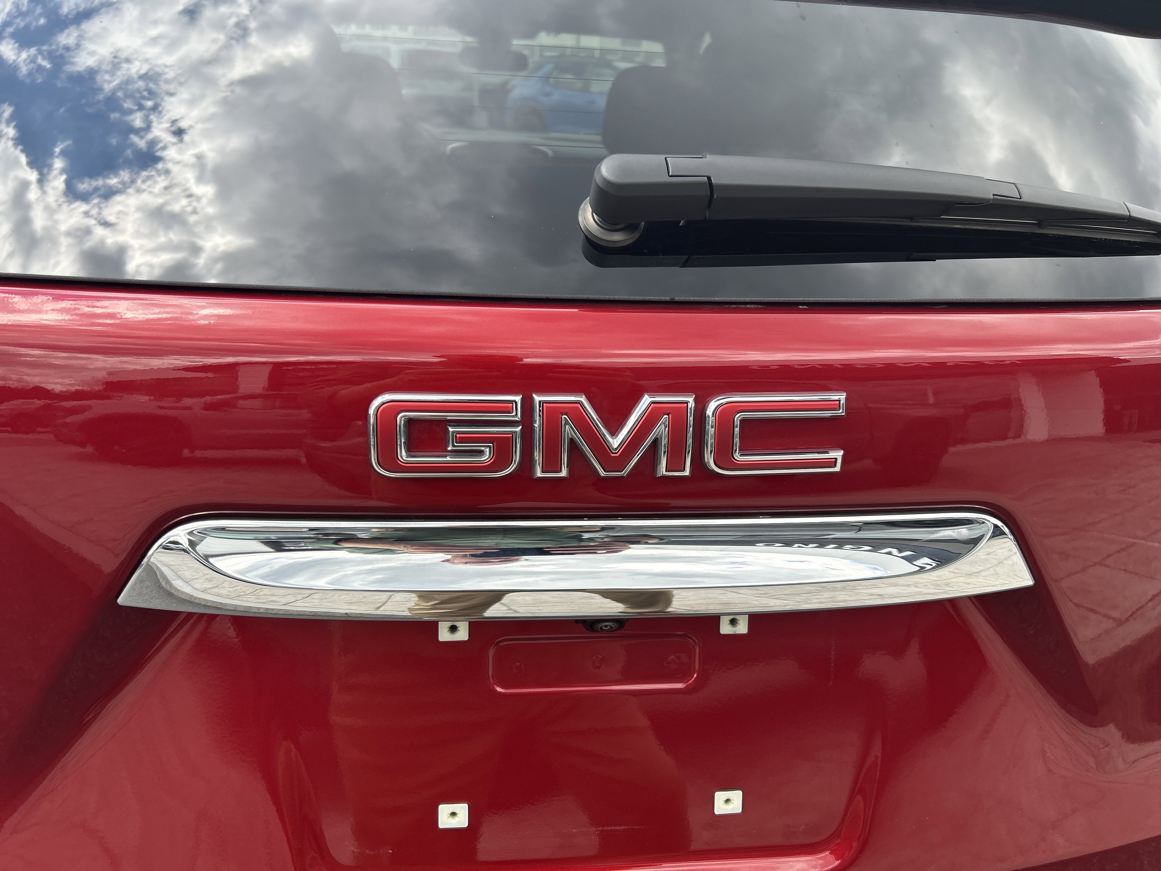 Certified 2024 GMC Terrain Denali w/ Denali Premium Package AWD/4WD image 7