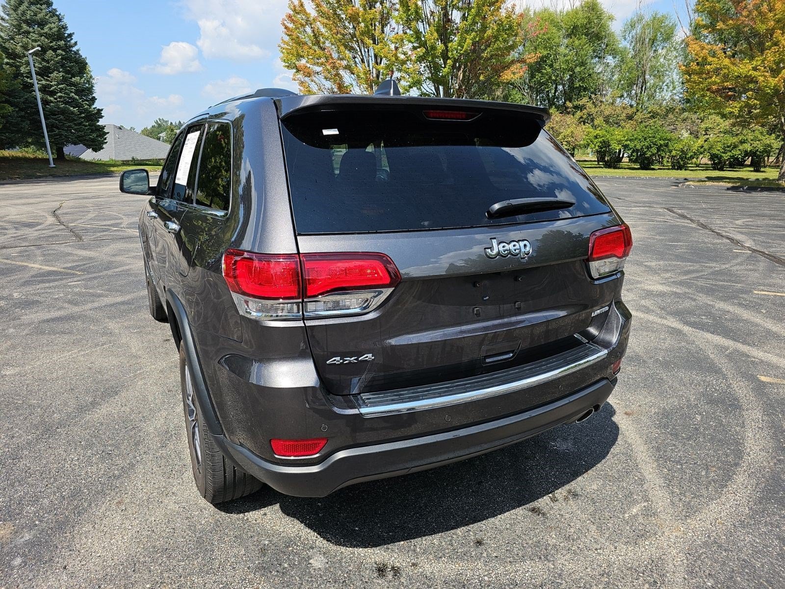 Used 2020 Jeep Grand Cherokee Limited AWD/4WD image 3