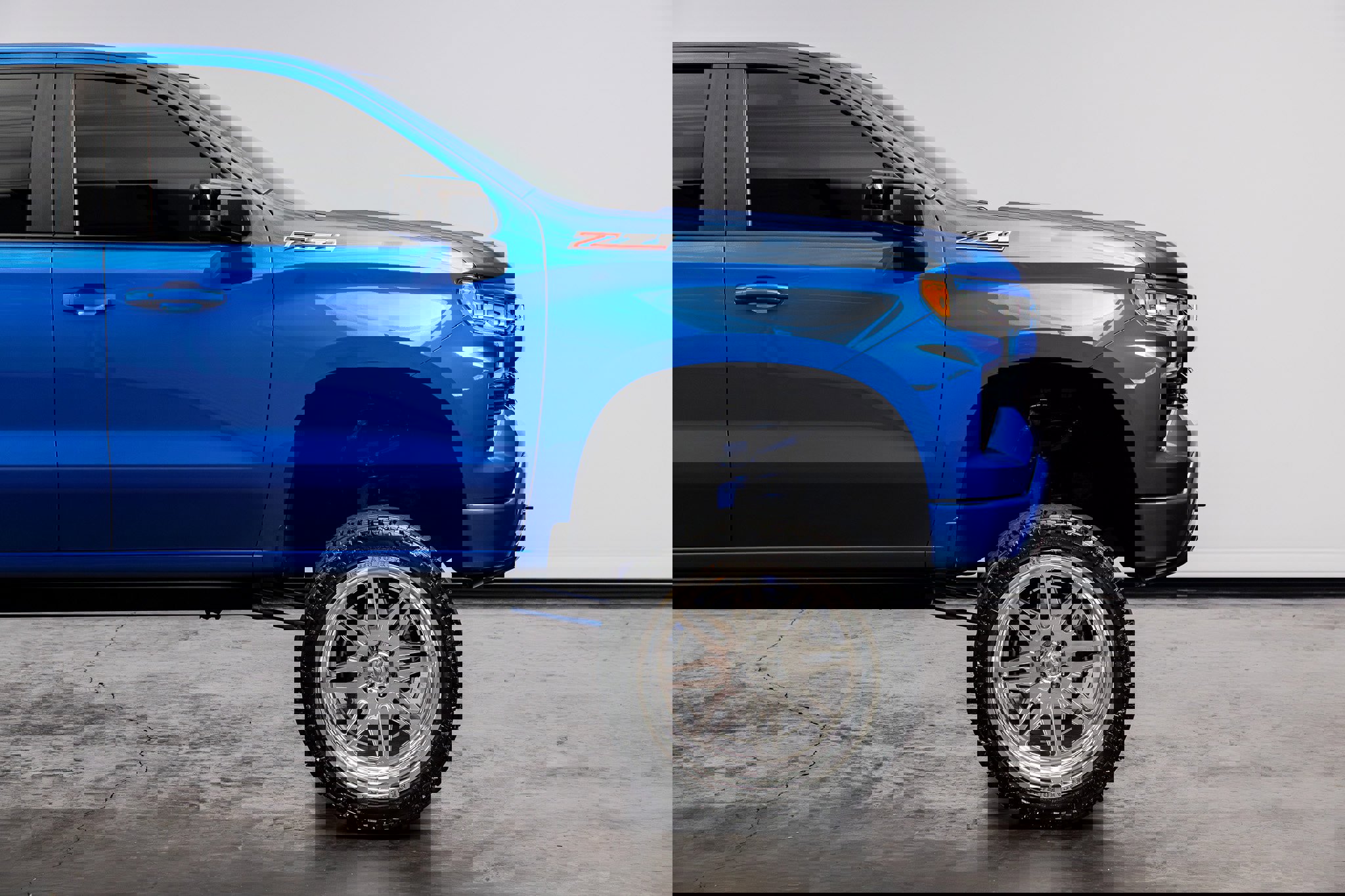 Used 2023 Chevrolet Silverado 1500 RST AWD/4WD image 25