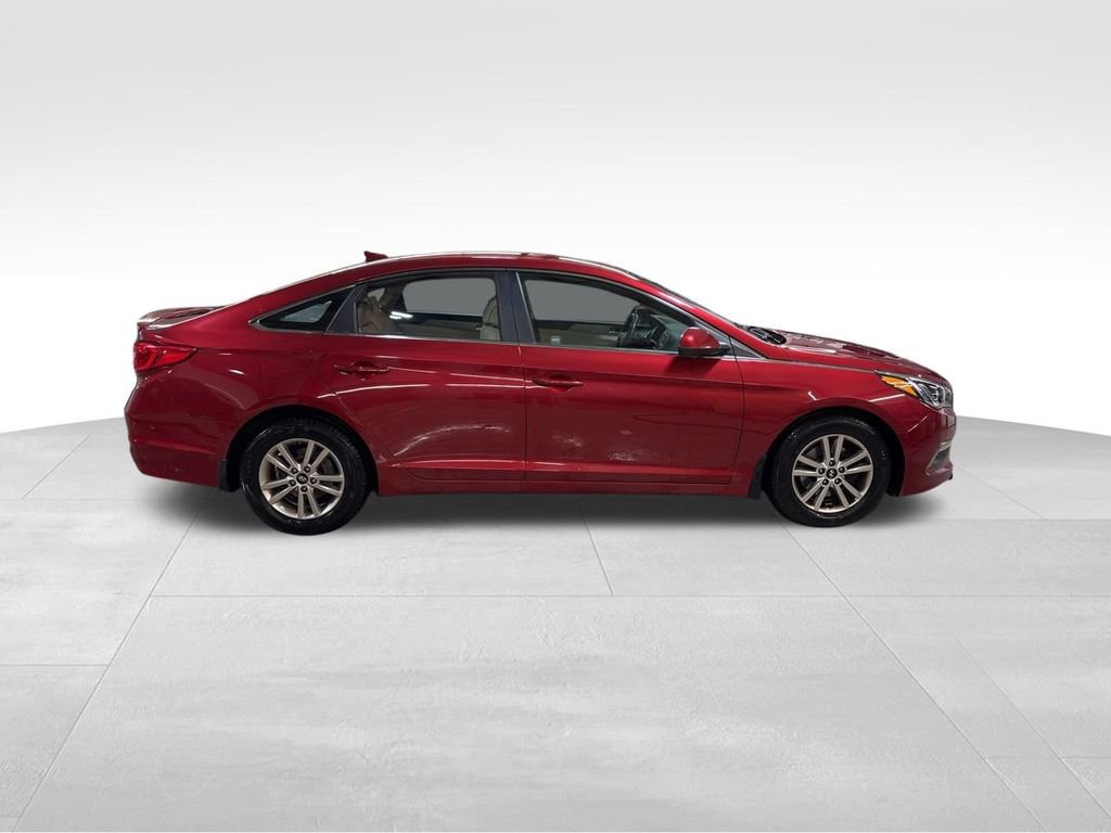 Used 2015 Hyundai Sonata SE image 7