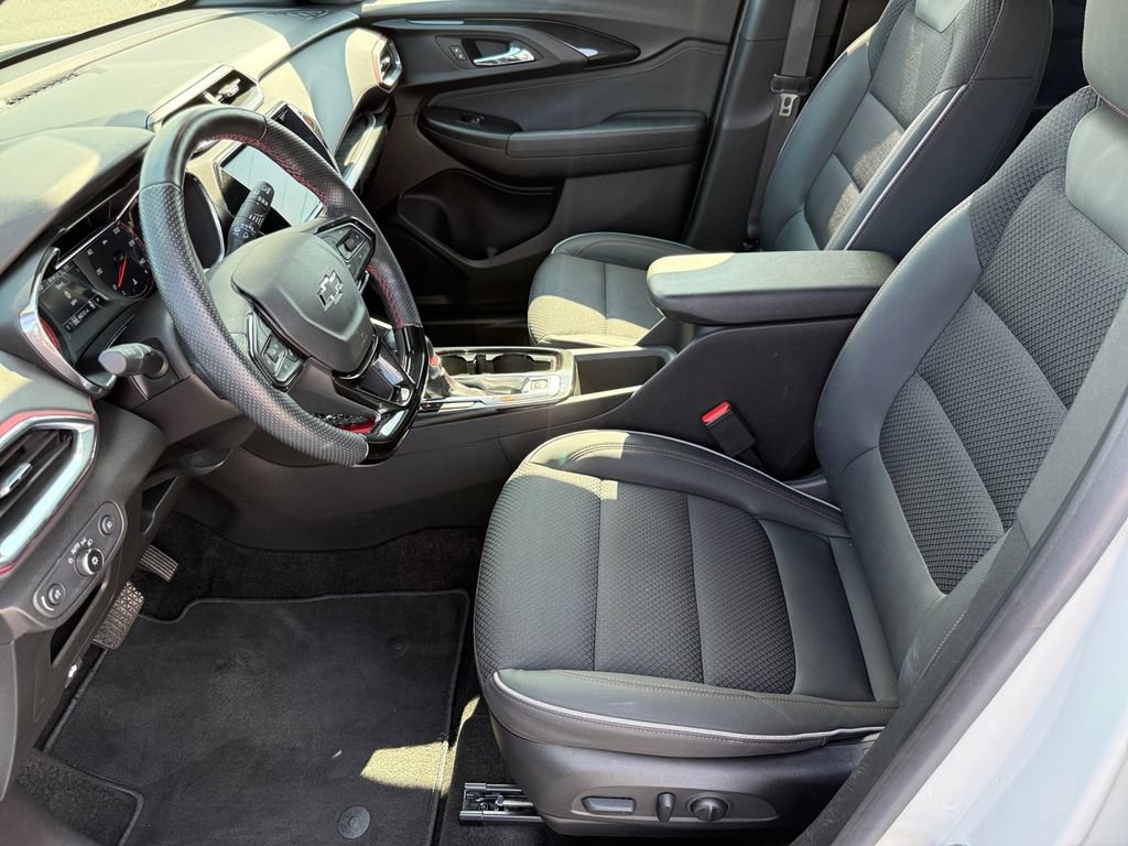 Used 2023 Chevrolet TrailBlazer RS w/ Sun and Liftgate Package AWD/4WD image 10