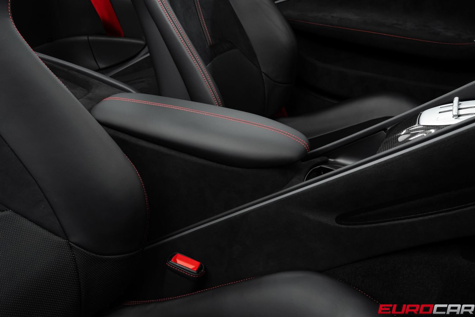 Used 2026 Ferrari Roma Spider RWD image 37